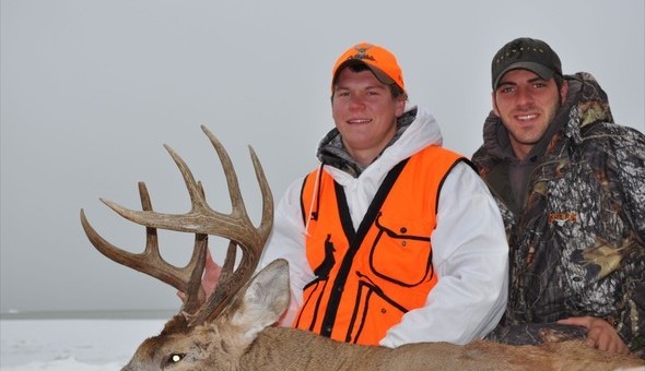 Manitoba Whitetail Trophy Whitetails