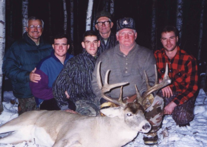 Archives of whitetail deer Photo
