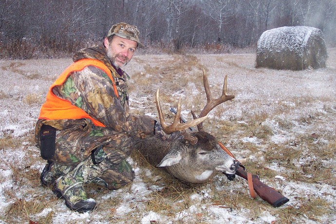 Archives of whitetail deer Photo
