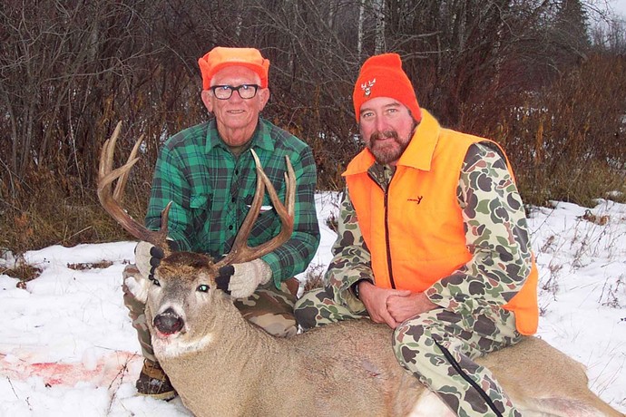 Archives of whitetail deer Photo